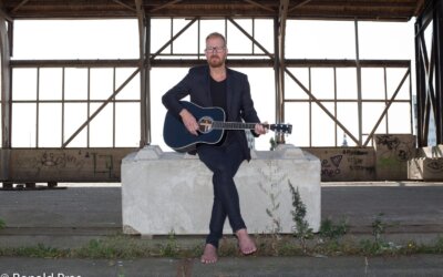 Bokpop editie 2025 krijgt extra avond in het theater. Erwin de Vries + Band en Jan Henk de Groot op zondagavond 28 september